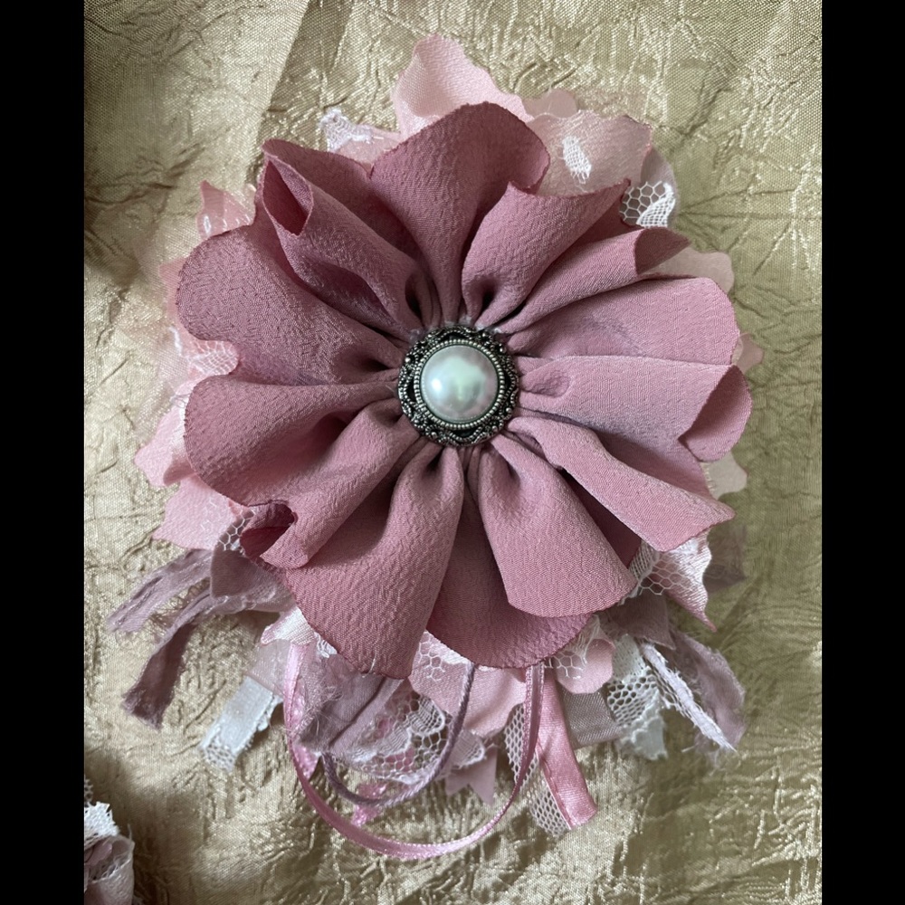 Boho mauve wedding corsage flower pin
